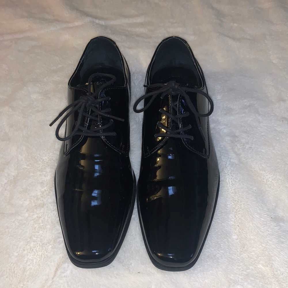 Calvin Klein Black Shinny Dress shoes Sz 9